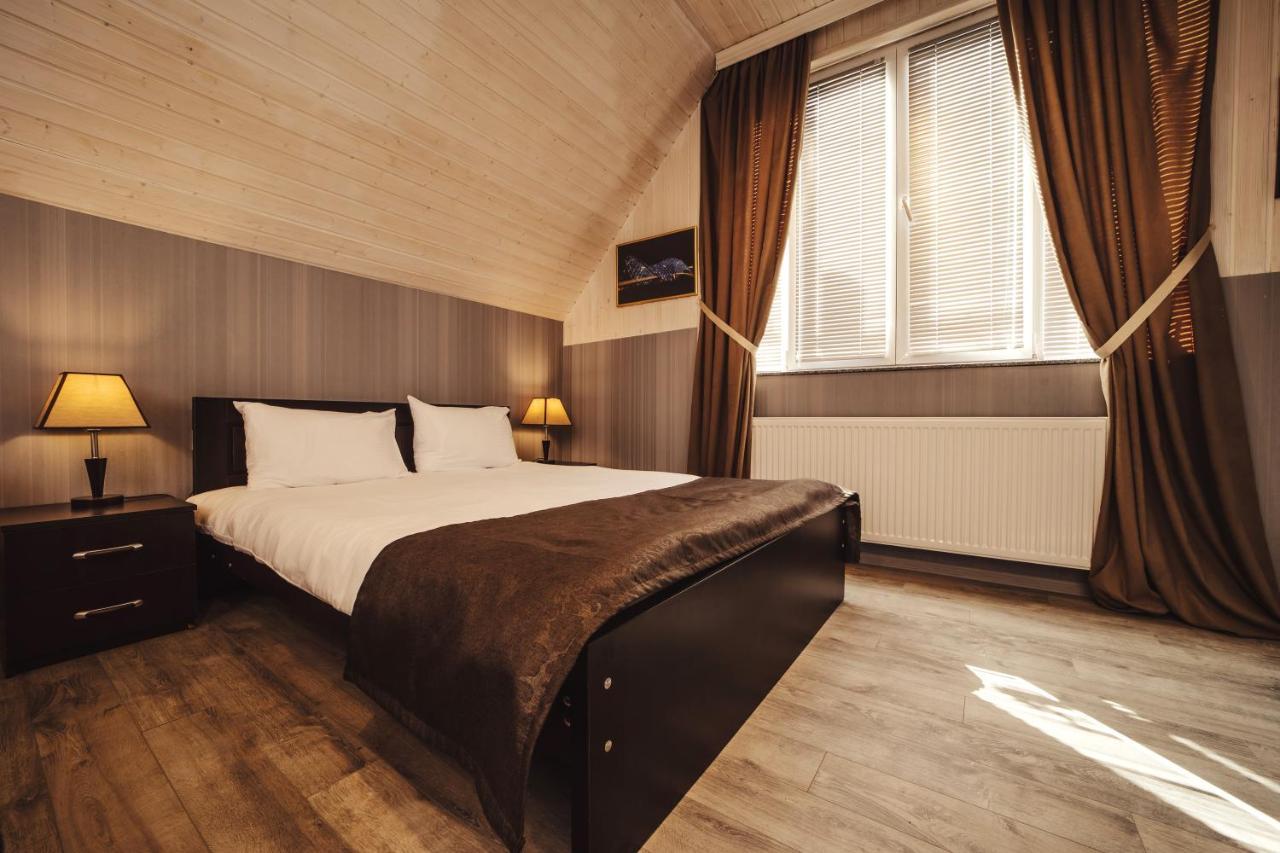Rustaveli Apartment With Gym Tbilisi Buitenkant foto