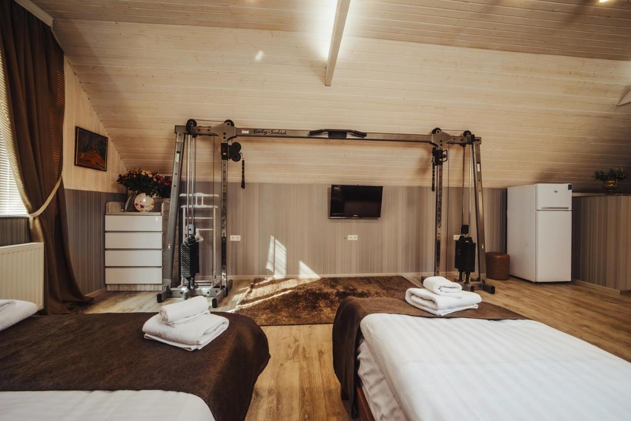 Rustaveli Apartment With Gym Tbilisi Buitenkant foto